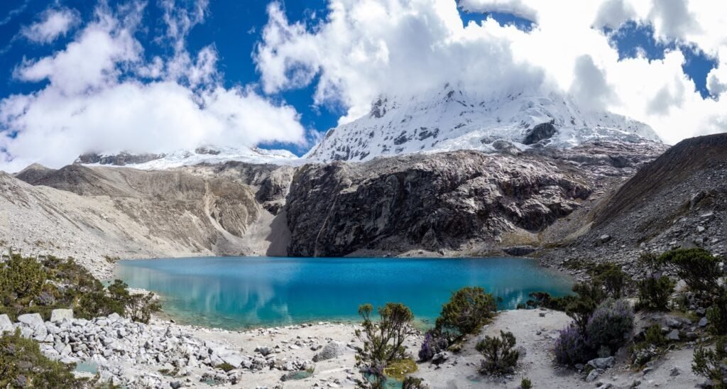 Tyrkysová Laguna 69 v Národním parku Huascarán, Cordillera Blanca